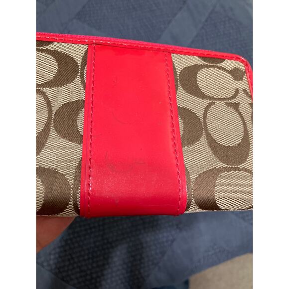 COACH SMALL TAN CANVAS SIGNATURE AND PINK LEATHER WRISTLET - Picture 9 of 9